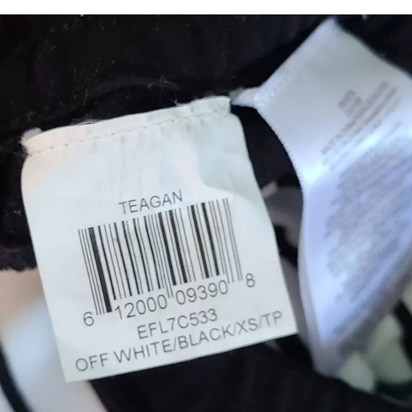 BCBGMAXAZRIA Teagan Stripe Pull -On Shorts Size XS Off White/Black - Picture 6 of 9